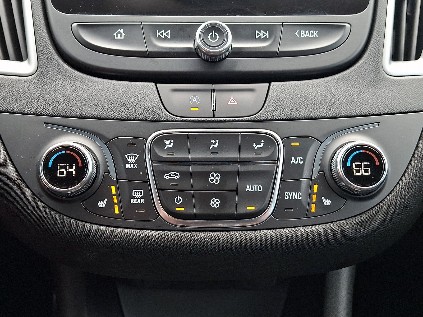 Used 2025 Chevrolet Malibu LT FWD image 15