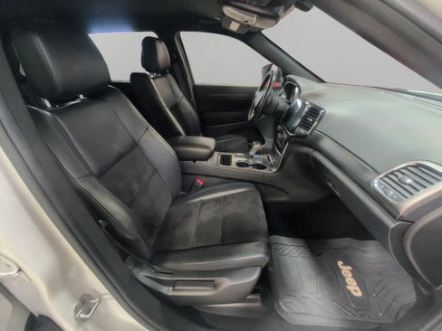Used 2021 Jeep Grand Cherokee Laredo X AWD/4WD image 15