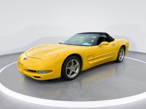 Used 2002 Chevrolet Corvette Convertible w/ Preferred Equipment Group2 RWD image 1