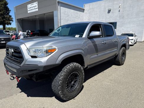 Used 2019 Toyota Tacoma SR AWD/4WD image 1