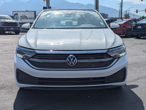 Used 2024 Volkswagen Jetta SE FWD image 10