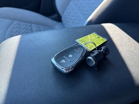 Used 2023 Chevrolet Equinox LT image 38