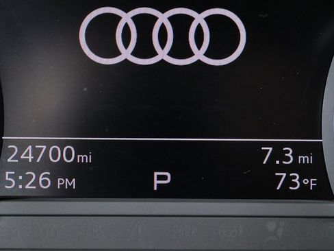 Used 2023 Audi Q5 2.0T Premium w/ Convenience Package image 11