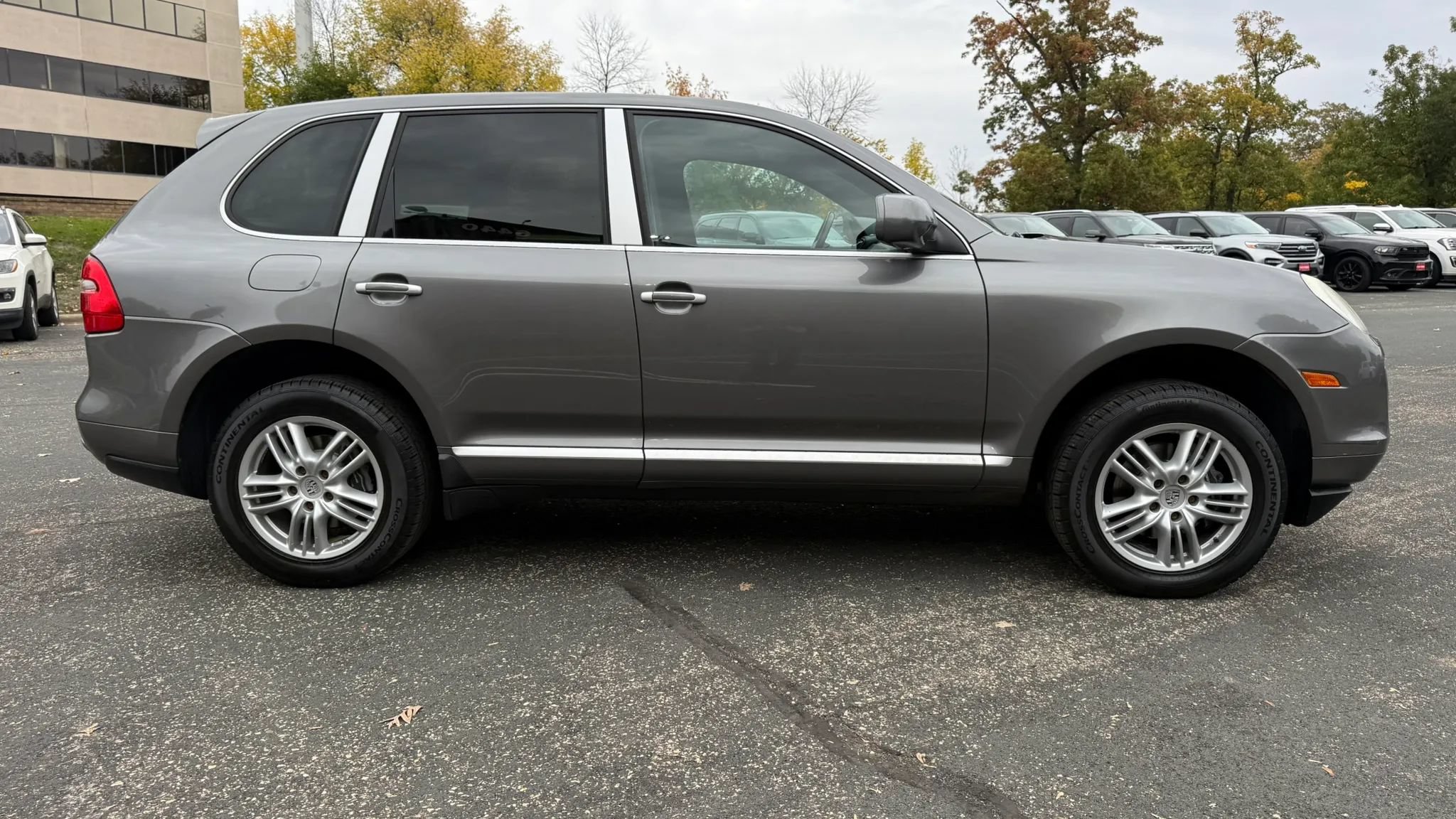 Used 2010 Porsche Cayenne AWD/4WD image 12