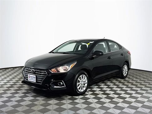 Used 2019 Hyundai Accent SEL image 2