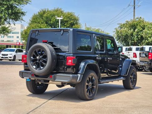 Used 2023 Jeep Wrangler Unlimited Sahara w/ Cold Weather Group AWD/4WD image 7