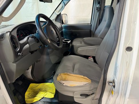 Used 2007 Ford E-150 and Econoline 150 RWD image 19
