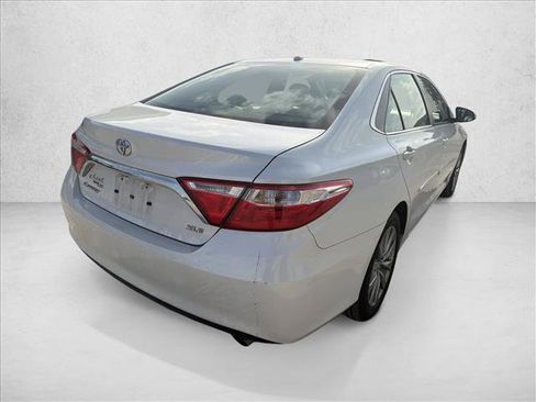 Used 2017 Toyota Camry XLE FWD image 5