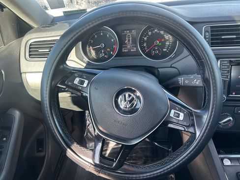 Used 2018 Volkswagen Jetta SE FWD image 16