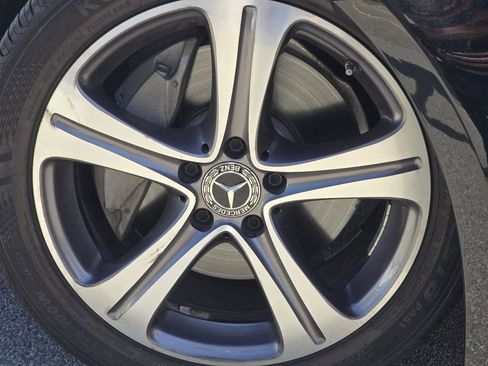 Used 2020 Mercedes-Benz E 350 Sedan w/ Premium Package image 10