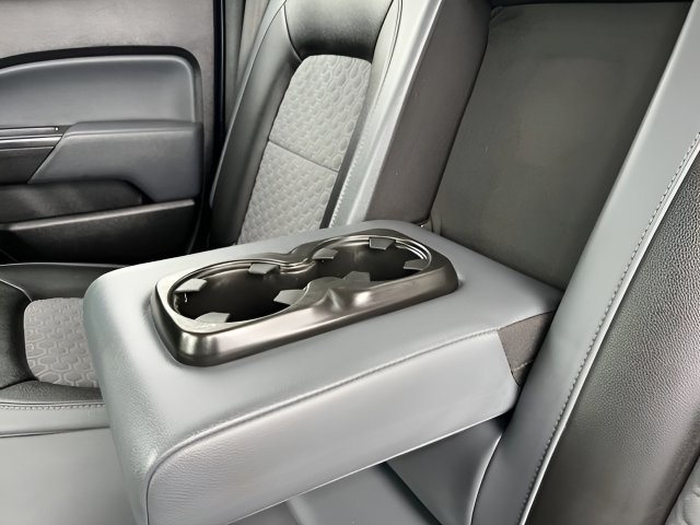 Used 2019 Chevrolet Colorado Z71 AWD/4WD image 28