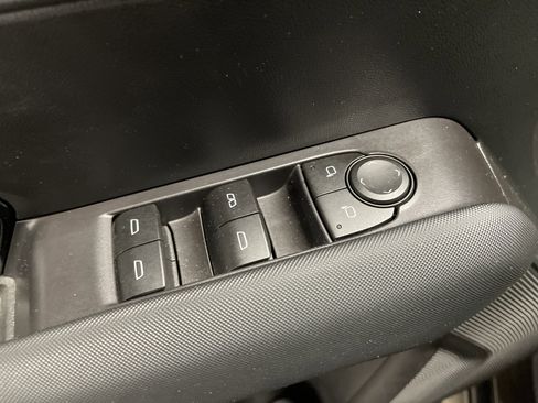 Used 2023 Chevrolet Colorado Z71 w/ Z71 Convenience Package 2 image 11