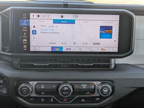 New 2025 Jeep Gladiator Sport AWD/4WD image 17