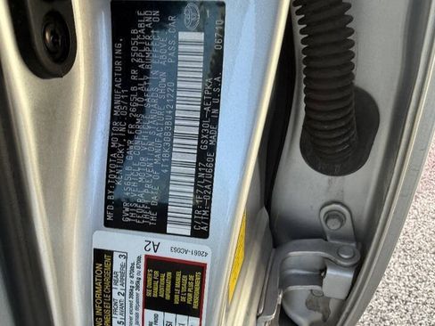 Used 2011 Toyota Avalon Limited FWD image 9