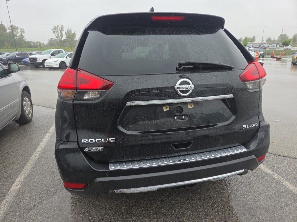 Used 2017 Nissan Rogue SL w/ SL Premium Package AWD/4WD image 4