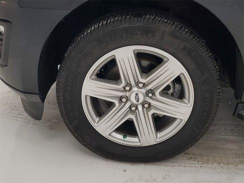 Used 2020 Ford Expedition XLT w/ Equipment Group 202A image 6