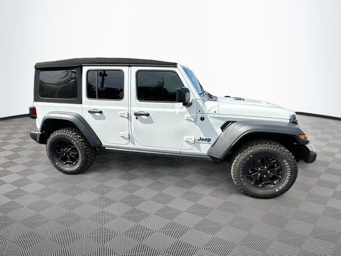 Used 2023 Jeep Wrangler Unlimited w/ Cold Weather Group AWD/4WD image 4