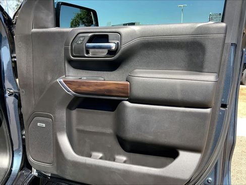 Used 2019 GMC Sierra 1500 SLT w/ SLT Premium Plus Package AWD/4WD image 23