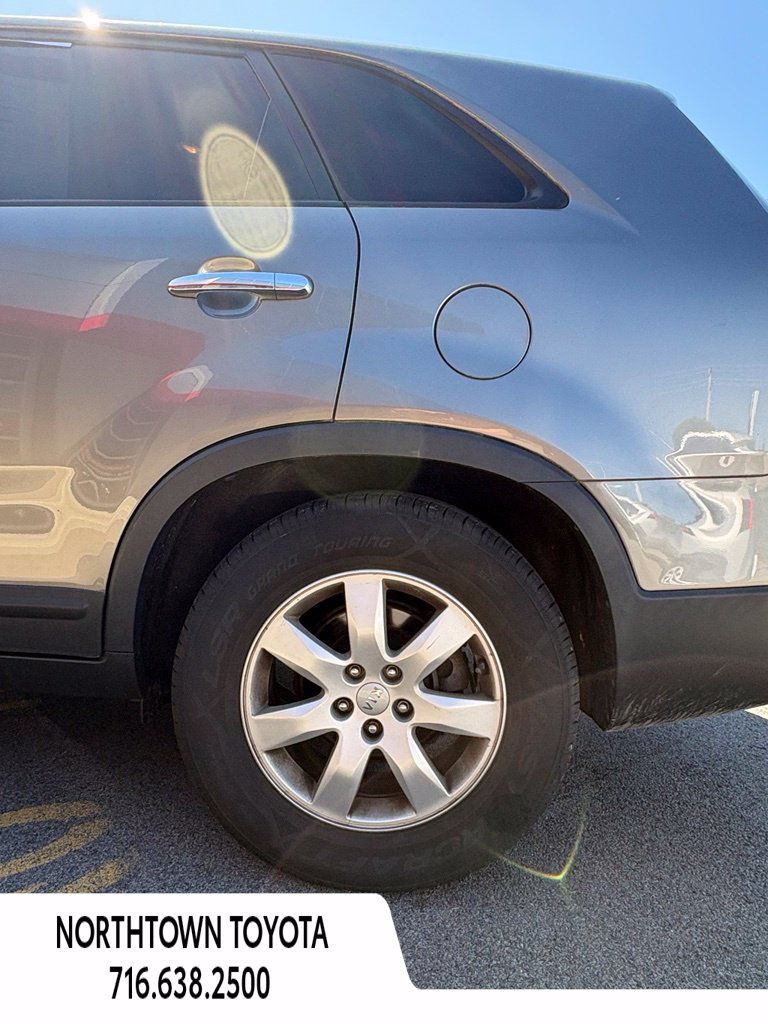Used 2013 Kia Sorento LX AWD/4WD image 11