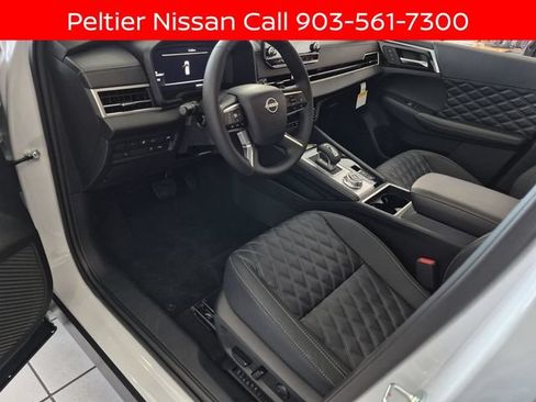 New 2026 Nissan Rogue Platinum AWD/4WD image 10