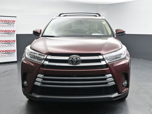 Used 2018 Toyota Highlander Limited Platinum AWD/4WD image 3