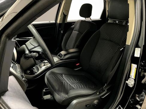 Used 2015 Dodge Journey SXT w/ Flexible Seating Group image 19