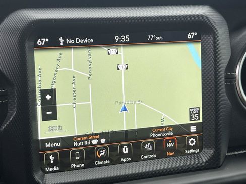 Used 2022 Jeep Wrangler Unlimited Sahara w/ Cold Weather Group AWD/4WD image 18