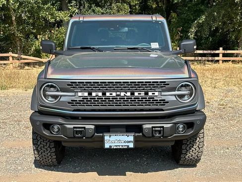 Used 2025 Ford Bronco Badlands AWD/4WD image 3