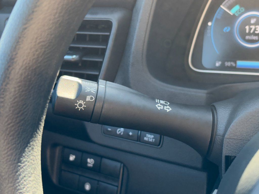 Used 2025 Nissan Leaf S FWD image 15