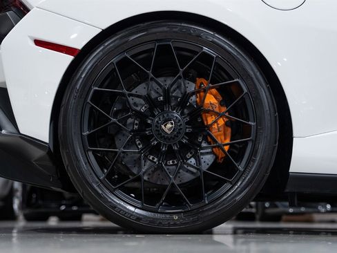 Used 2022 Lamborghini Huracan STO RWD image 45