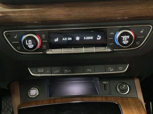 Used 2024 Audi Q5 e Premium Plus w/ Premium Plus Package image 21