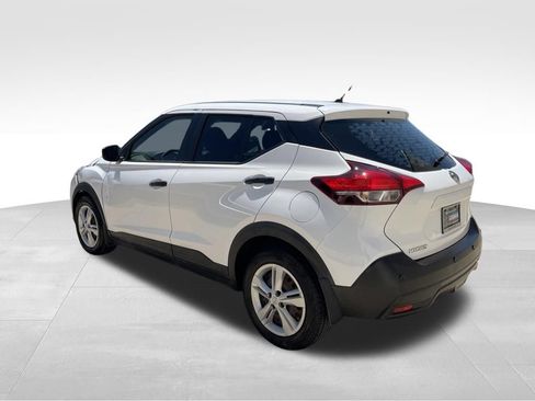 Used 2020 Nissan Kicks S FWD image 7