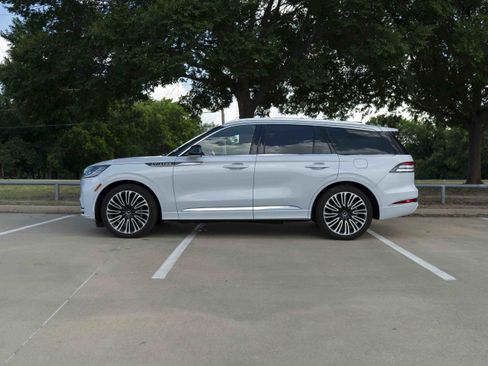 Used 2025 Lincoln Aviator Black Label AWD/4WD image 5