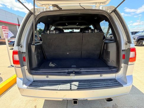 Used 2016 Lincoln Navigator Select AWD/4WD image 24