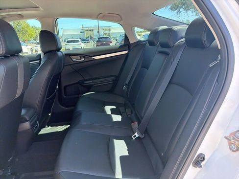 Used 2020 Honda Civic Touring image 3
