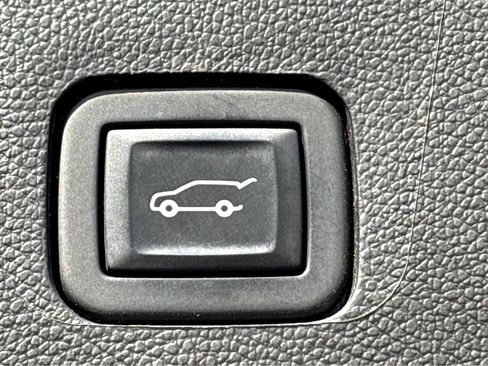 Used 2020 Chevrolet Traverse Premier w/ Redline Edition image 24