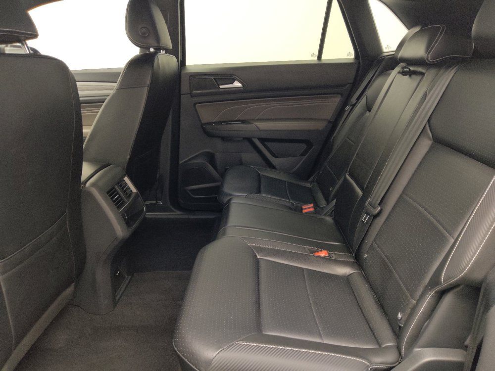 Used 2022 Volkswagen Atlas Cross Sport SE FWD image 18
