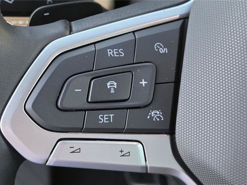 New 2026 Volkswagen Atlas Cross Sport SE AWD/4WD image 17