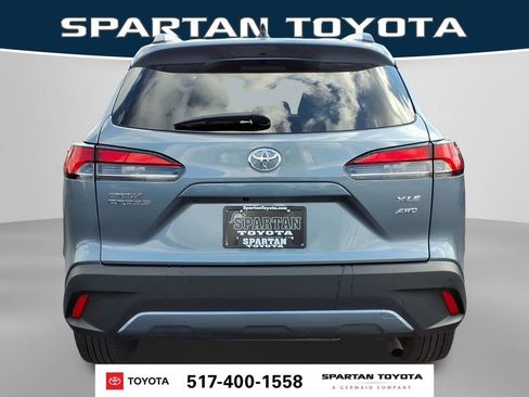 Used 2025 Toyota Corolla Cross XLE AWD/4WD image 8