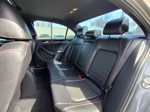 Used 2017 Volkswagen Jetta GLI image 33
