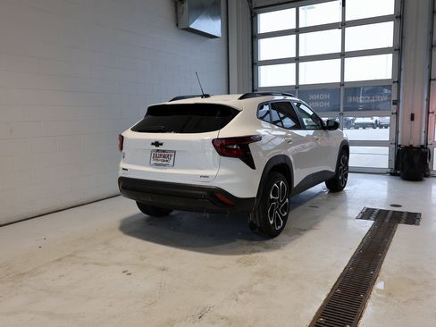 New 2026 Chevrolet Trax RS w/ Sunroof Package image 3