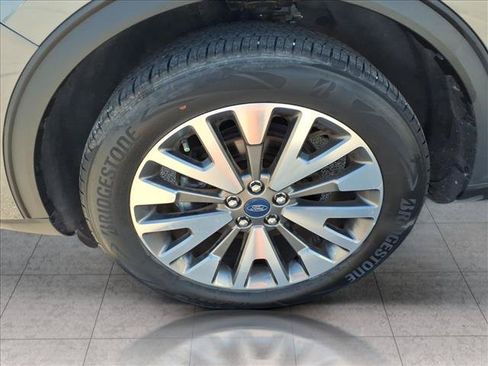 Used 2022 Ford Escape Titanium AWD/4WD image 13