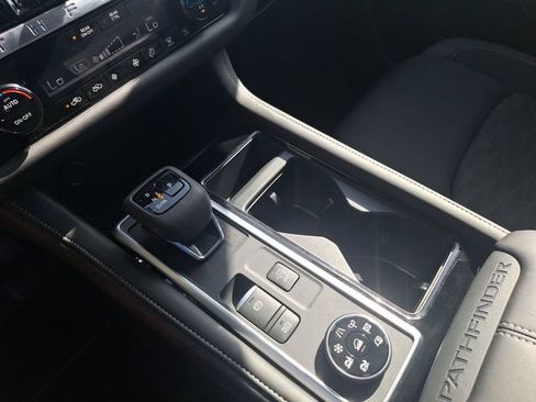 Certified 2026 Nissan Pathfinder SV AWD/4WD image 24