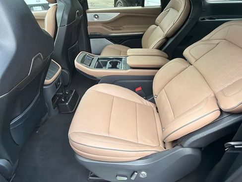 New 2026 Lincoln Navigator L Black Label AWD/4WD image 24