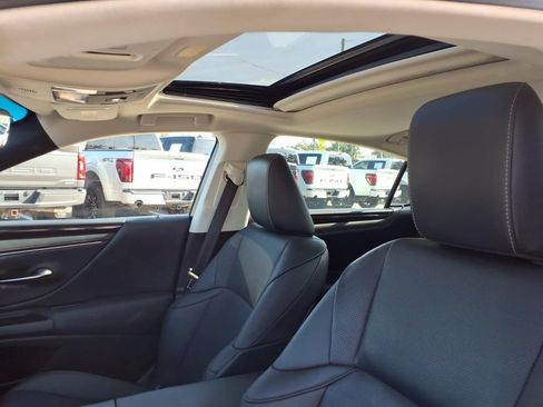 Used 2019 Lexus ES 350 w/ Premium Package FWD image 26