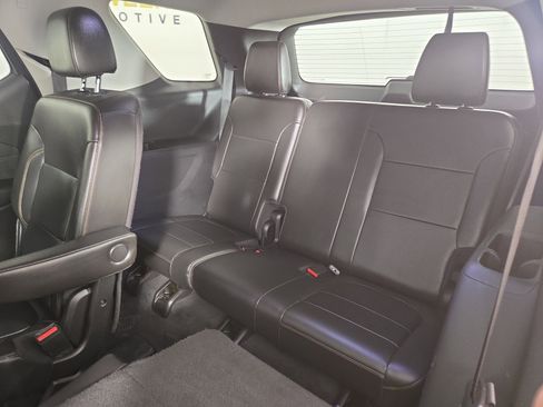 Used 2021 Chevrolet Traverse RS FWD image 12