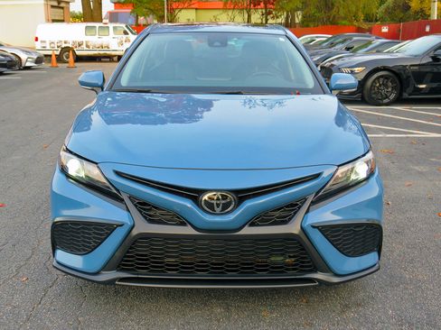 Used 2023 Toyota Camry SE w/ Convenience Package image 4