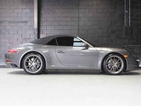 Used 2017 Porsche 911 Carrera image 18