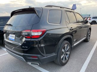 Used 2025 Honda Pilot Elite video 3