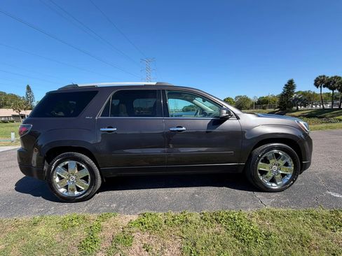 Used 2017 GMC Acadia Limited SLT image 4
